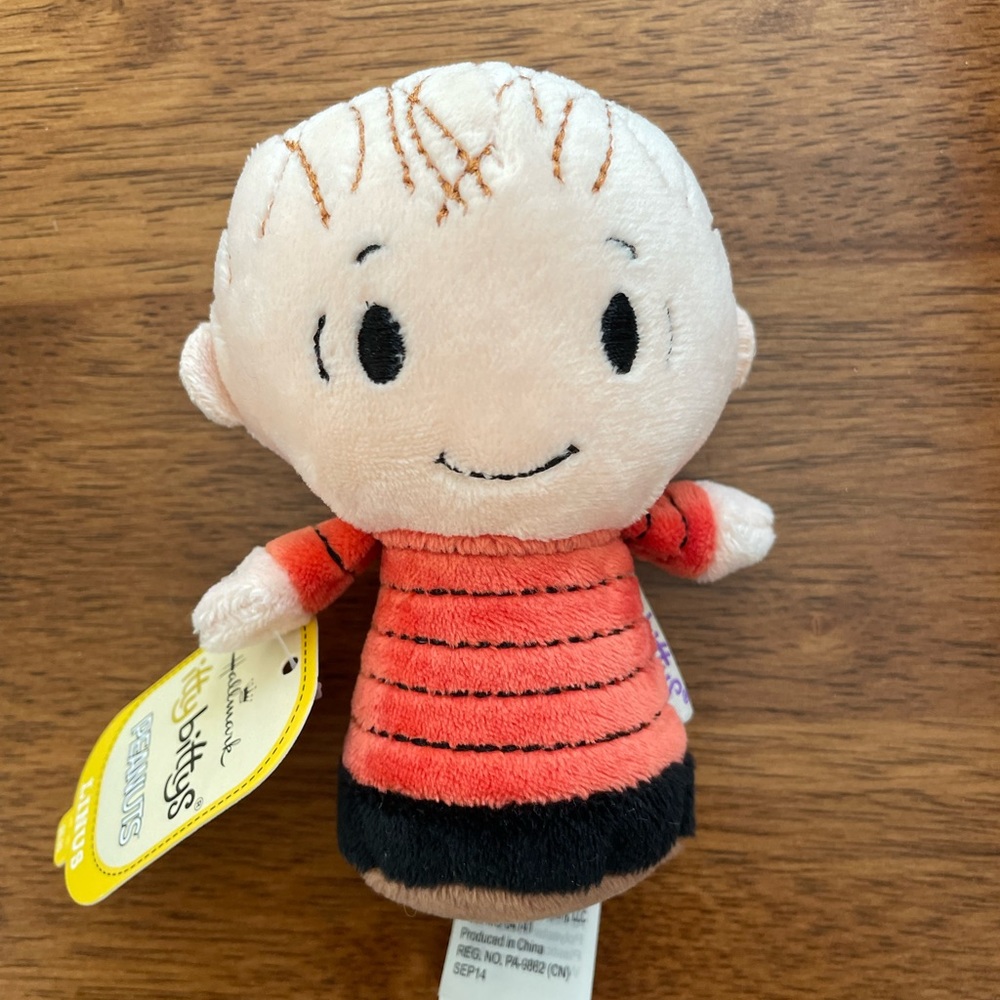 Hallmark Itty Bittys Charlie Brown - Linus NWT